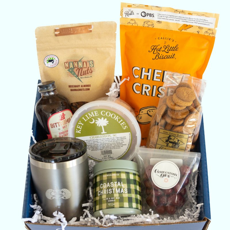 https://essentiallycharleston.com/cdn/shop/products/coastal-holiday-deluxe-gift-box-582936_800x.jpg?v=1701272369